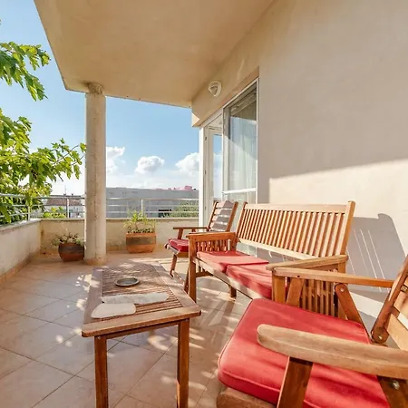 Διαμέρισμα Romantic Oasis *