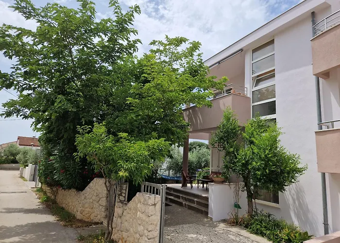 Romantic Oasis Apartment